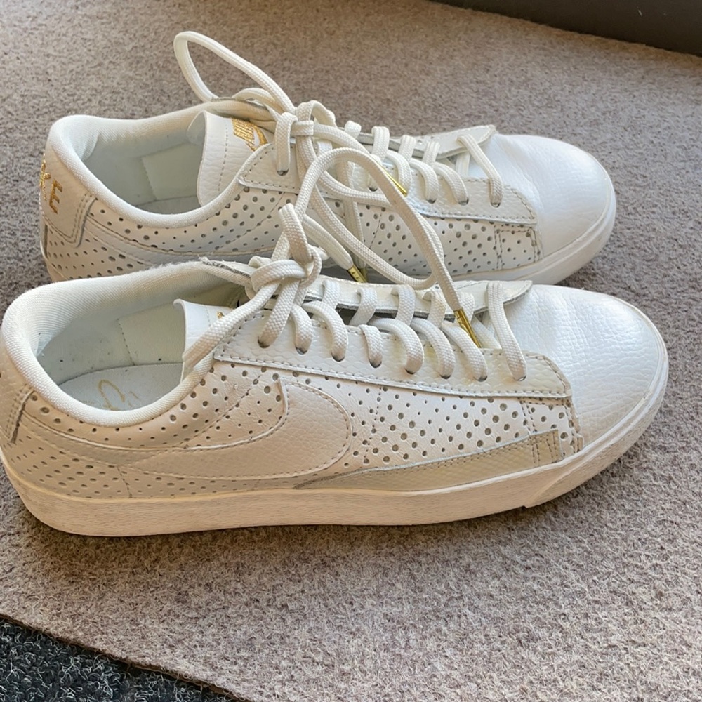 Nike Cortez blazer perforated leather in size us 7